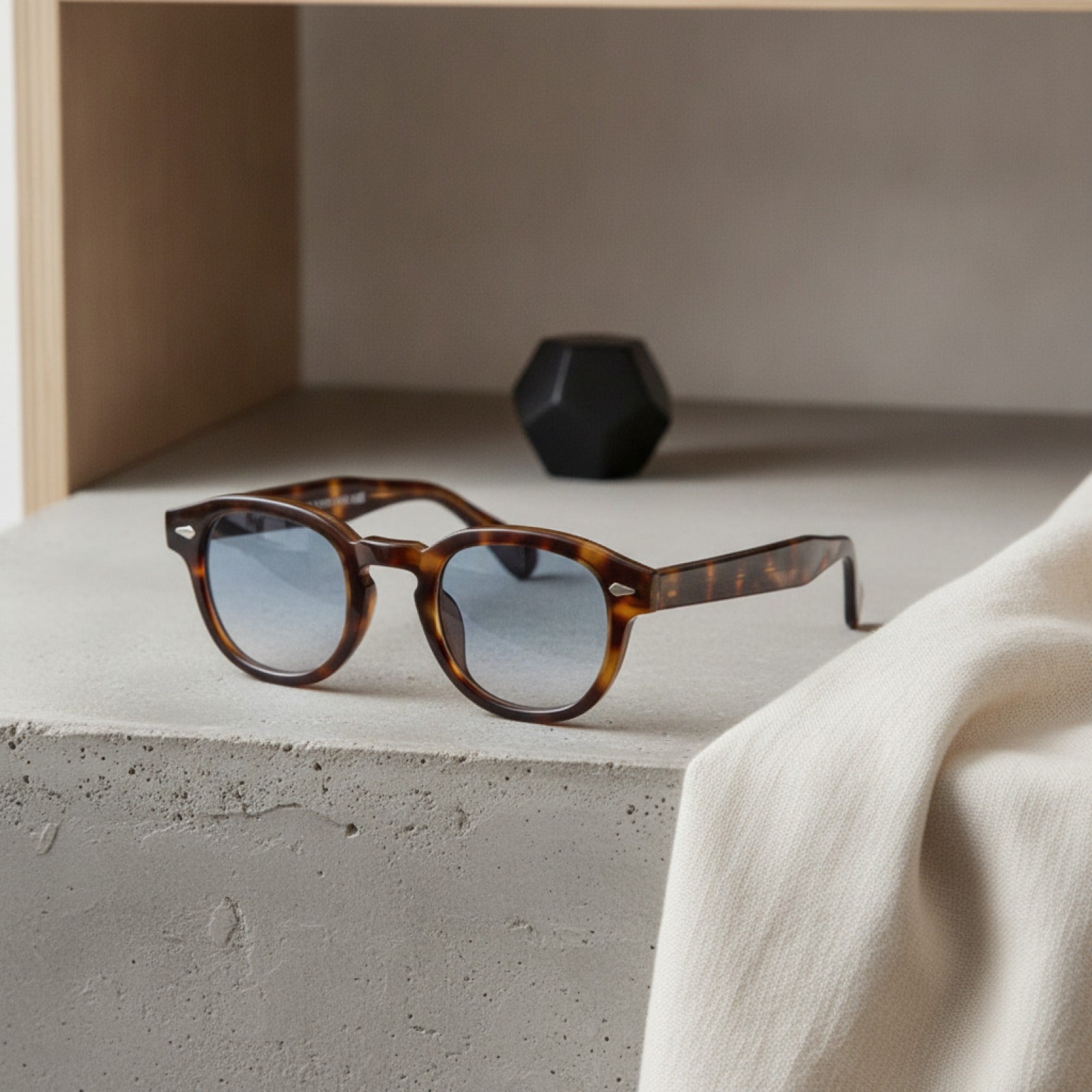 Lunettes de soleil rondes vintage UV400 pour hommes et femmes - Style rétro avec rivets et verres carrés