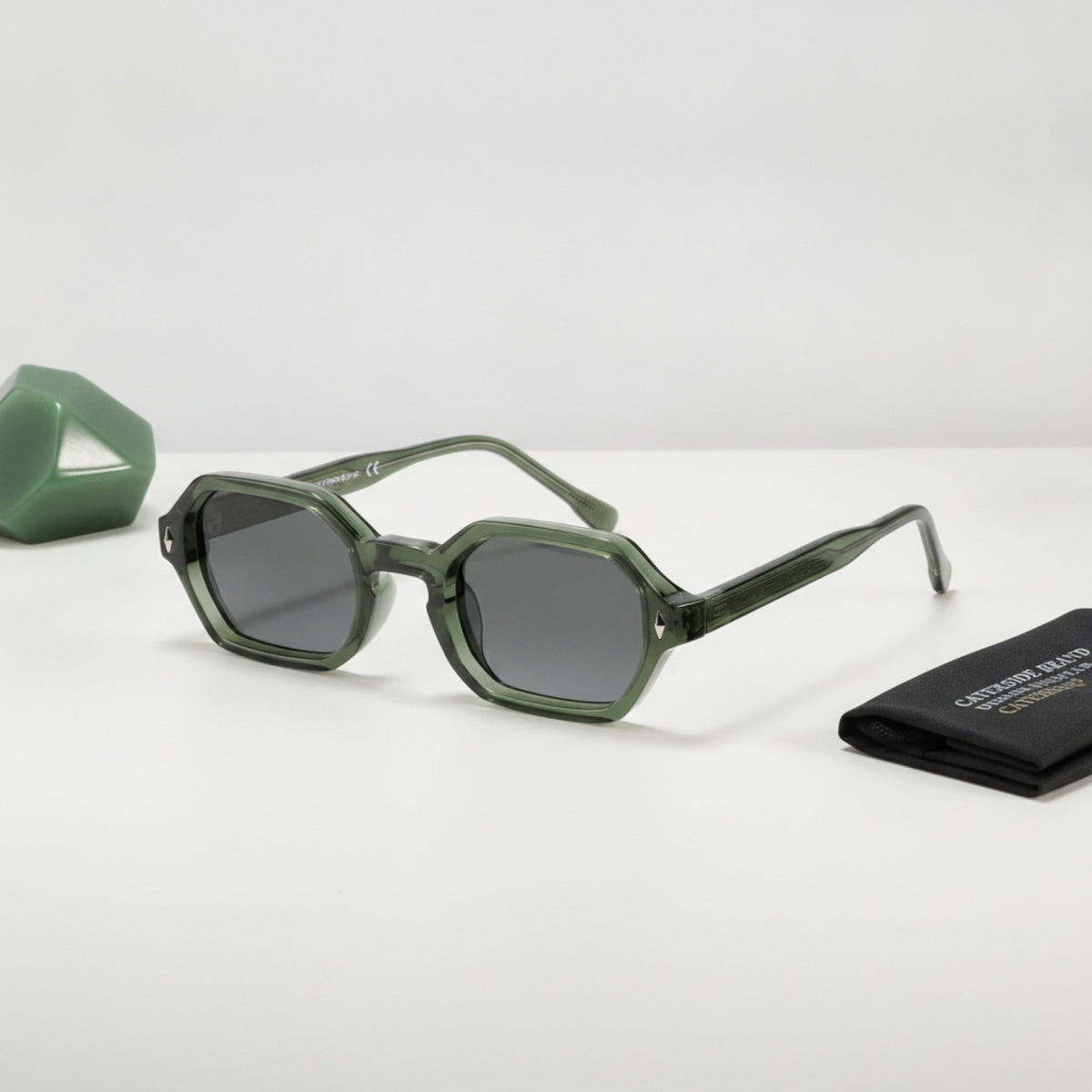 Lunettes de soleil polygonales CATERSIDE pour homme - Monture petite, verres dégradés, style été