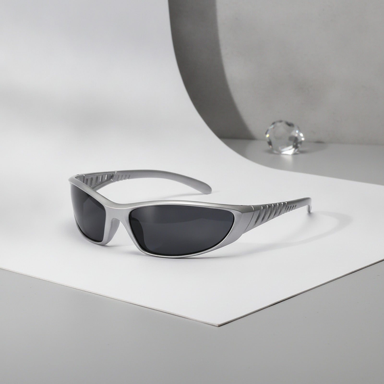 Lunettes de Soleil Y2K Argentées Futuristes pour Femmes et Hommes